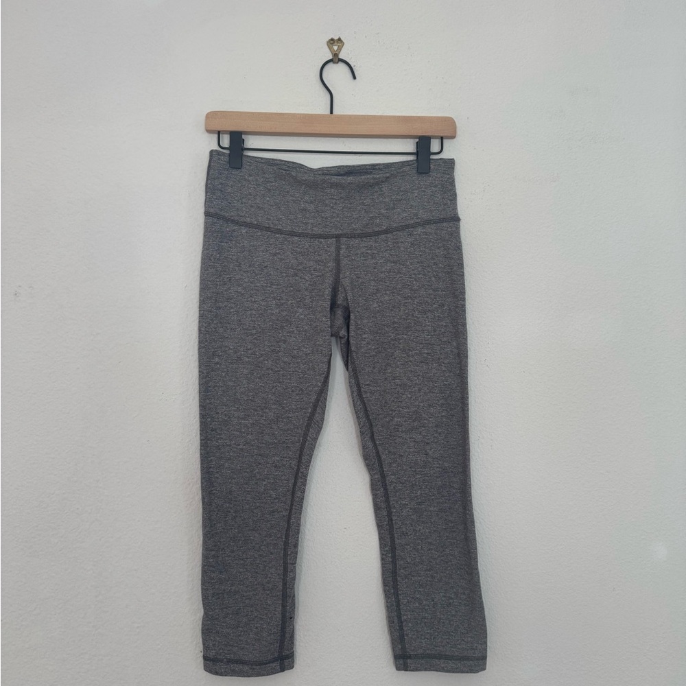 Lulu Lemon grey cropped leggings with pocket, size 4.